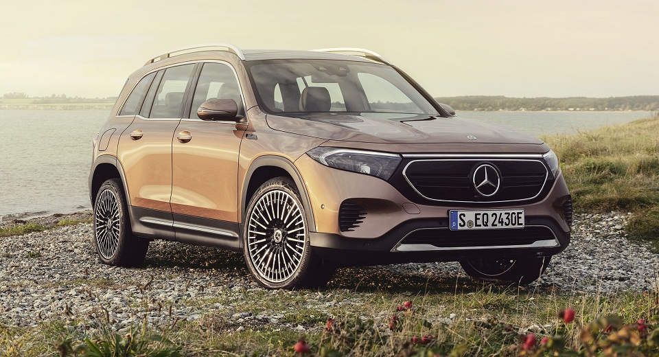 Noul Mercedes EQB 300 4 Matic